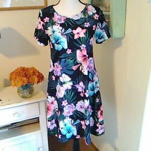 Yelete Shift Dress 